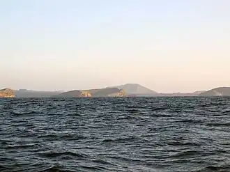 San Salvador (Santiago) gezien vanuit zee (in 2006).