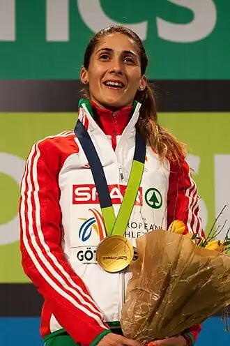Sara Moreira na het winnen van de 3000 m op de EK indoor in 2013, Göteborg