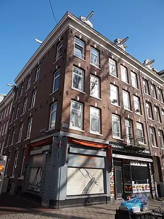 Sarphatipark 1-3/Eerste van der Helststraat 65-67(balkon op nr.1) april 2016