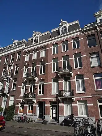 Sarphatipark 43-45 in april 2016