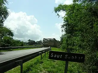 Brug op de weg naar Mana