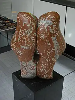 I meet you, 1993, detail: supersize klompen