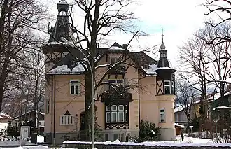 vestiging in het voormalige kuurhuis