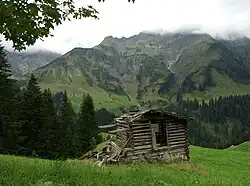 Hooihut boven Schröcken in het Bregenzerwald