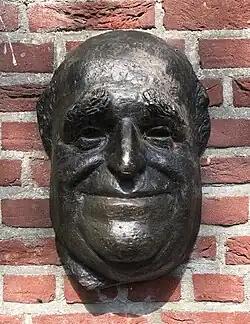 Beeld van Jo Hansen in stadspark 'Kartuis' in Roermond