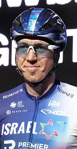 Sep Vanmarcke bij de ploegenvoorstelling in Gent voor de Omloop Het Nieuwsblad 2023
