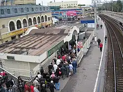 Het station gezien vanaf de voetgangersbrug