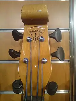 Kop van de Shadows bas