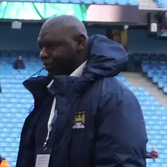 Shaun Goater in het Etihad Stadium, 2015