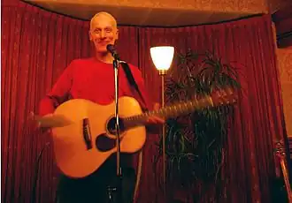 Sido Martens tijdens een optreden