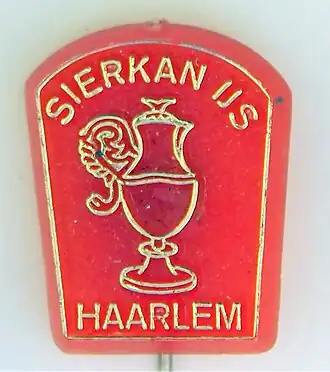 Een historisch speldje ter promotie van De Sierkan