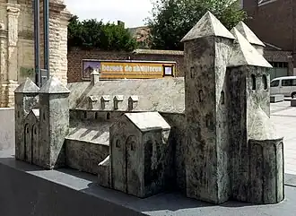 Bronzen maquette van de abdijkerk