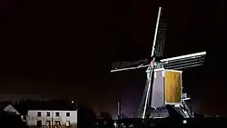 's Avonds verlichte molen