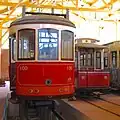 Sintra tram nr.100 (voormalige tram van Lissabon) boven de werkkuil in de remise Ribeira