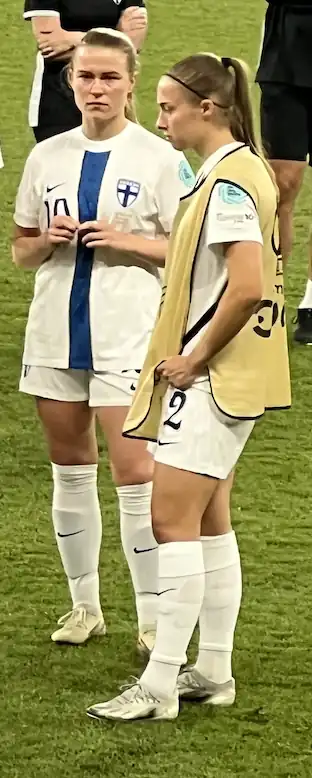 Koivisto (rechts) bij het Finse nationale team in 2025