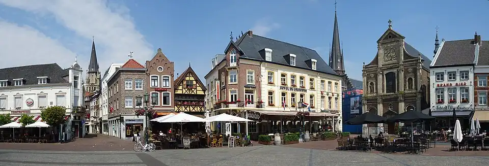 Panormama vanaf de Markt, 2011