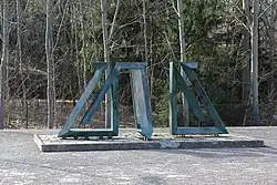 Een van de bronssculpturen