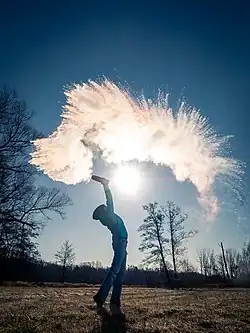 Kokend water in ijskoude lucht