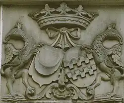 Links het wapen van de familie Sloet