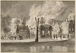 Het Soeploodsoproer in 1835. Herenmarkt van de Brouwersgracht af gezien, terwijl de soeploods in vlammen opgaat, afbeelding door Gerrit Lamberts