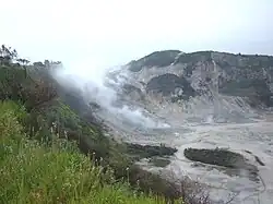 Vulkanische activiteit op de "Solfatara".