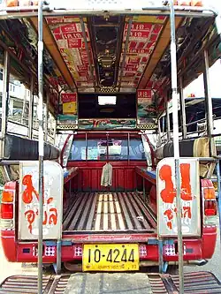 binnenkant van een pick-up songtaew