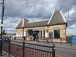 Het oude stationsgebouw.