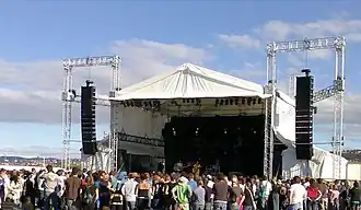 Angus & Julia Stone op het podium van het Southern Roots Music Festival in Hobart, Tasmanië, Australië in 2007.