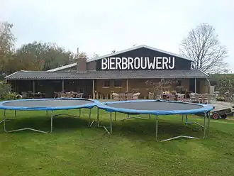 Het terras van Bierbrouwerij Oijen