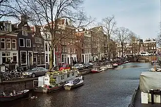 De Spiegelgracht gezien in de richting Prinsengracht