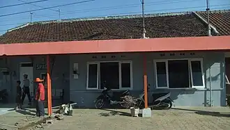 Station Sragi (2009).