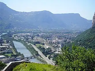 Uitzicht op Saint-Martin-le-Vinoux vanaf de Bastille van Grenoble