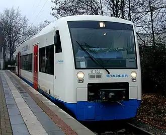 Testvoertuig VT 304 van Stadler Rail op 21 december 2002 te Duisburg-Ruhrort