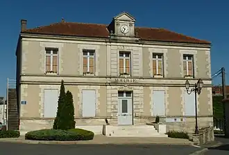Gemeentehuis (in Saint-Angeau)