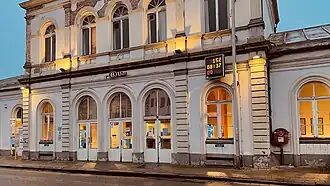 Het stationsgebouw in 2022