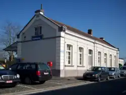 Stationsgebouw op oude locatie