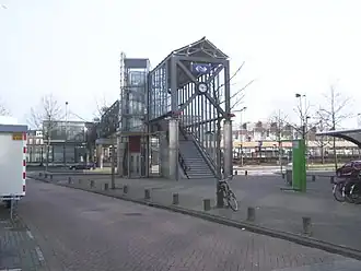 Ingang van het station, westzijde Rosestraat