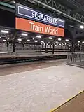 Naambord Trainworld in het station van Schaarbeek