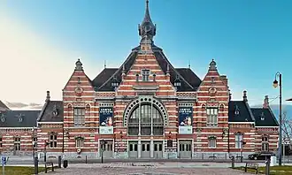 Het stationsgebouw in 2022