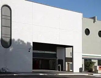 De ingang van het nieuwe station aan het stationsplein