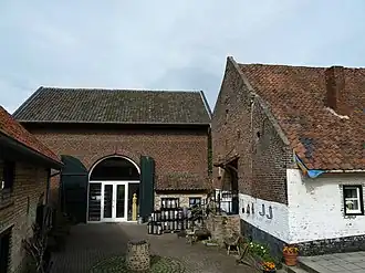 Aan de achterzijde van het pand bevond zich het rad