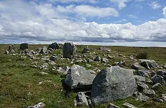 De vermoedelijke cairn van Steinacleit stamt uit het neolithicum of de vroege bronstijd.
