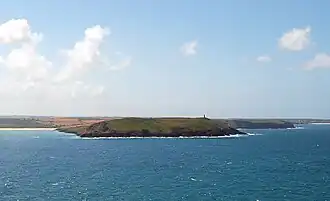 Stepper Point (met Gunver Head aan de rechterkant) gezien vanaf Pentire Point.