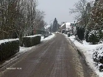 Straatbeeld Oudendijk, kijkend in de noordelijke richting