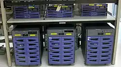 Sun Fire V490 (bovenaan) en V890 (onderaan)