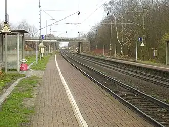 Blik over de perrons van station Barrien (2008)