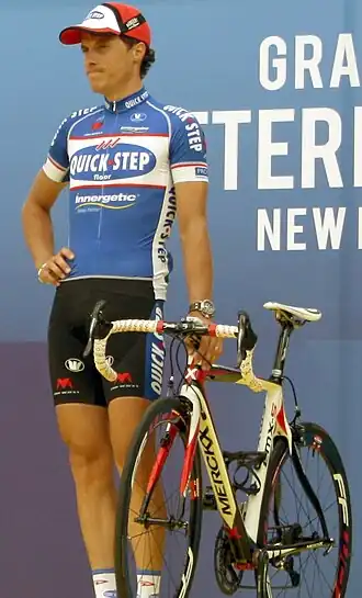 Sylvain Chavanel met een Eddy Merckx-fiets bij de voorstelling van de Quick.Step-ploeg voor de Ronde van Frankrijk 2010