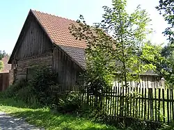 Boerderij in het dorp (2007)