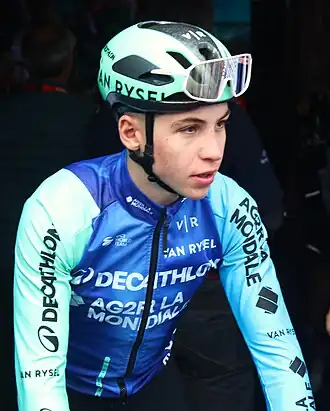 Sparfel bij de start van Tro Bro Léon 2025