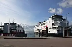 Dokter Wagemaker en Schulpengat in de veerhaven op Texel (2011)